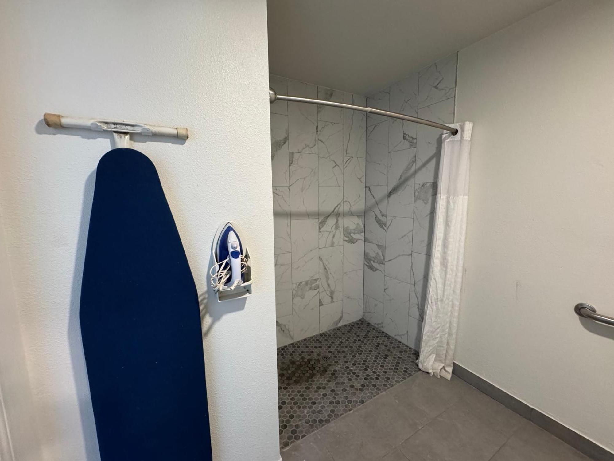 Clarion Inn & Suites Dothan South Bagian luar foto