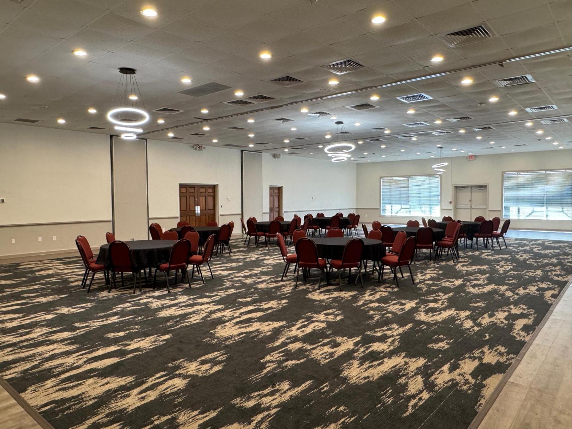Clarion Inn & Suites Dothan South Bagian luar foto