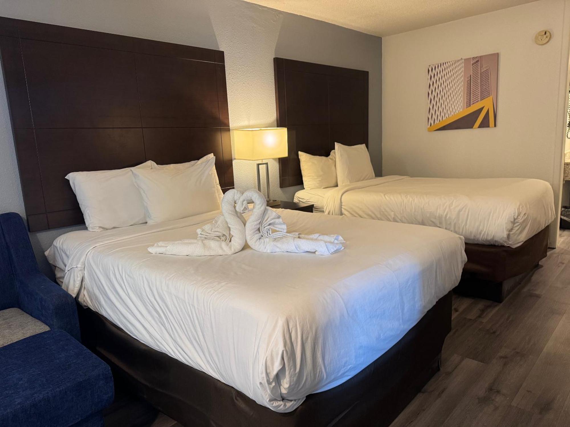 Clarion Inn & Suites Dothan South Bagian luar foto